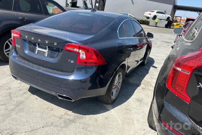 Volvo S60 2 generation [restyling] Sedan 4-doors