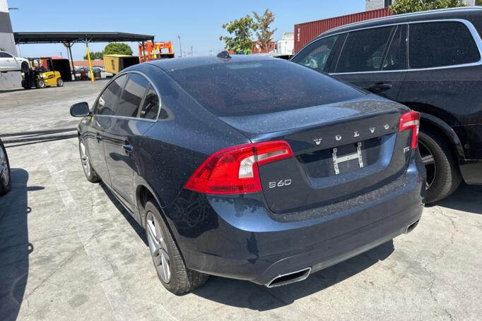 Volvo S60 2 generation [restyling] Sedan 4-doors