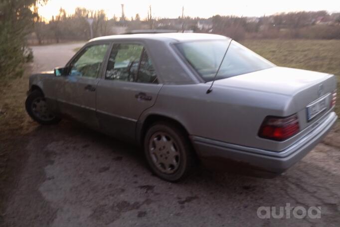 Mercedes-Benz E-Class W124 [2th restyling] Sedan