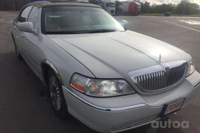 Lincoln Town Car 3 generation [restyling]