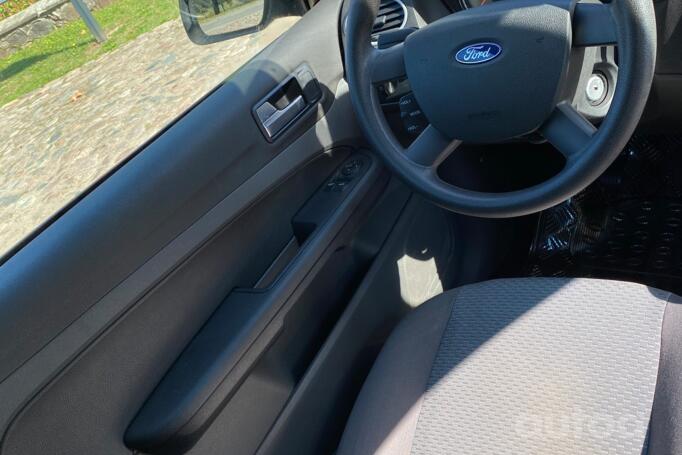 Ford Focus 1 generation [restyling] Hatchback 3-doors