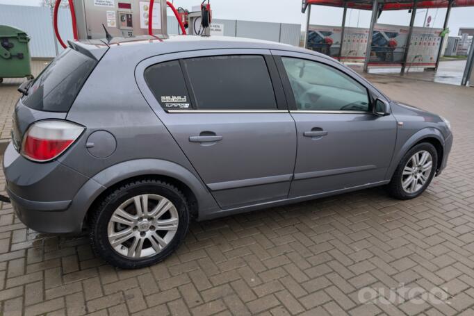 Opel Astra H Hatchback