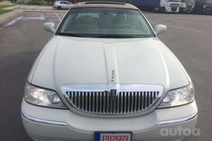 Lincoln Town Car 3 generation [restyling]