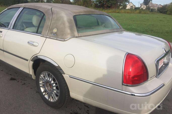 Lincoln Town Car 3 generation [restyling]