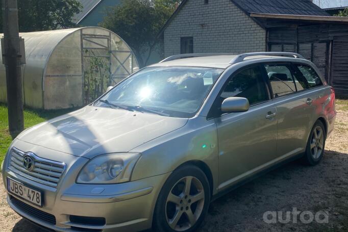 Toyota Avensis 2 generation Liftback