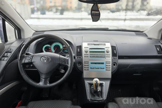 Toyota Corolla Verso 1 generation [restyling] -2 generation