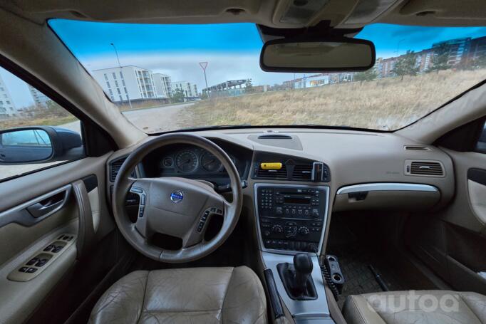 Volvo V70 2 generation [restyling] wagon 5-doors