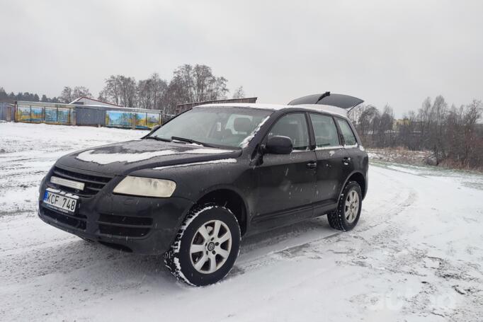 Volkswagen Touareg 1 generation Crossover