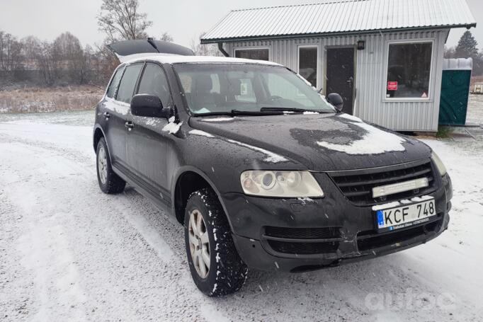 Volkswagen Touareg 1 generation Crossover