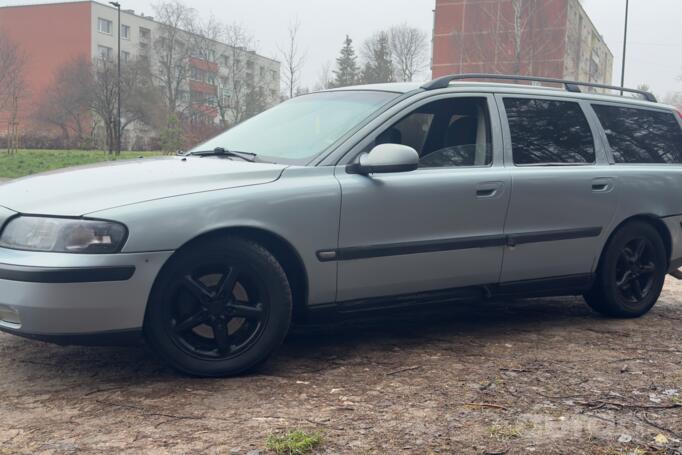 Volvo V70 2 generation wagon