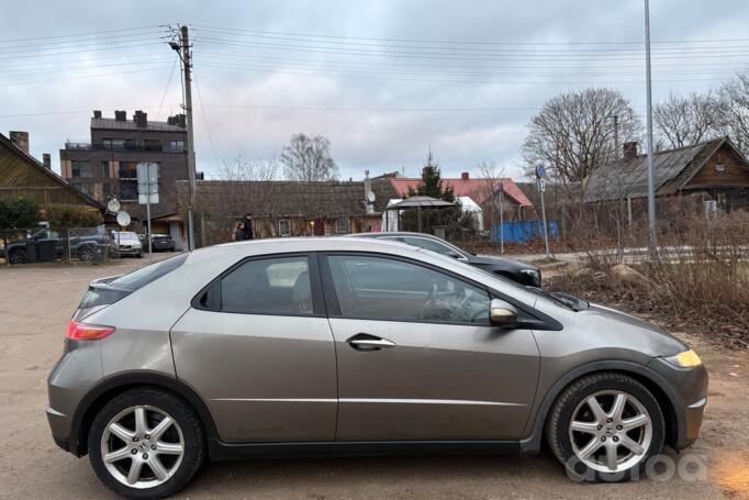 Honda Civic 8 generation Hatchback 5-doors