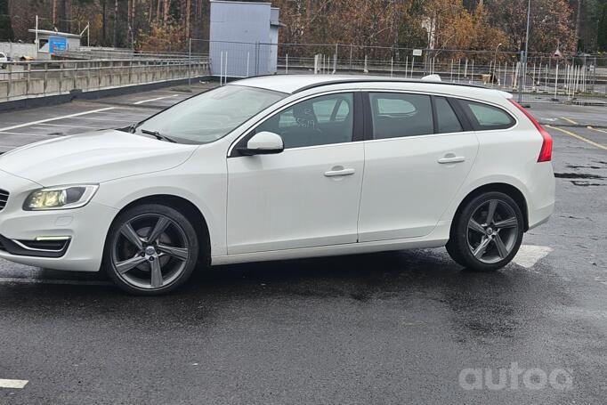 Volvo V60 1 generation [restyling] wagon 5-doors