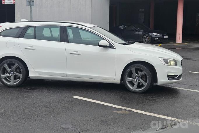 Volvo V60 1 generation [restyling] wagon 5-doors