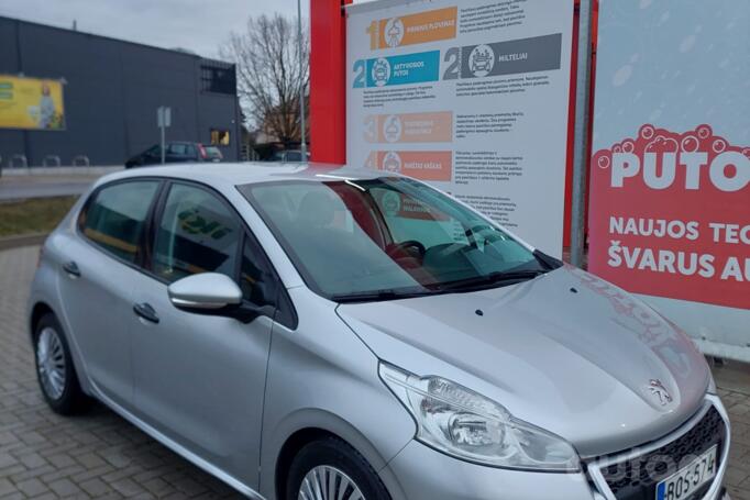 Peugeot 208 1 generation Hatchback 5-doors