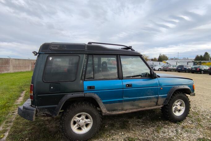 Land Rover Discovery 1 generation SUV 5-doors