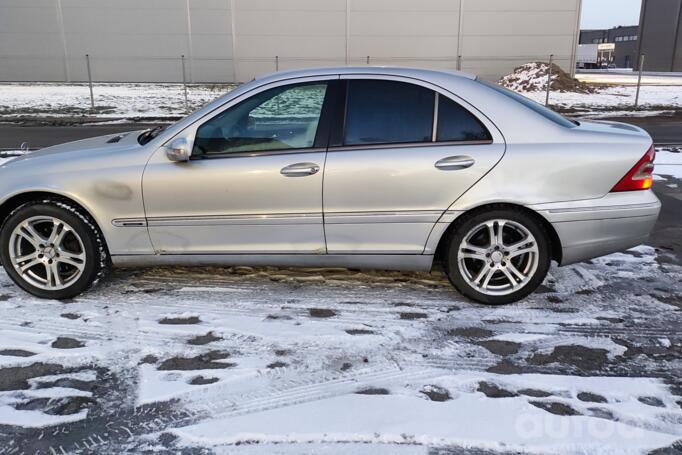 Mercedes-Benz C-Class W203/S203/CL203 Sedan