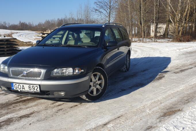 Volvo V70 2 generation wagon