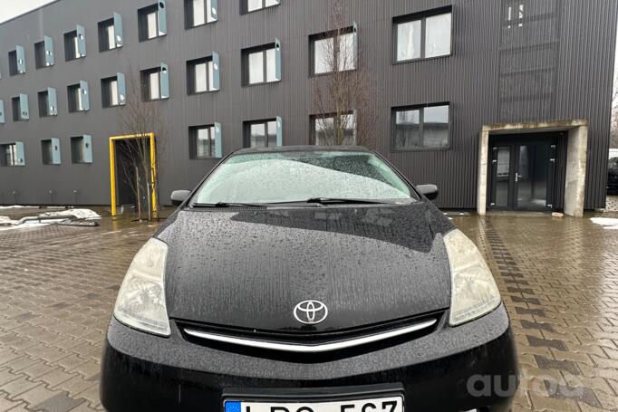 Toyota Prius 2 generation [restyling] (XW20)