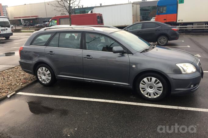 Toyota Avensis 2 generation wagon
