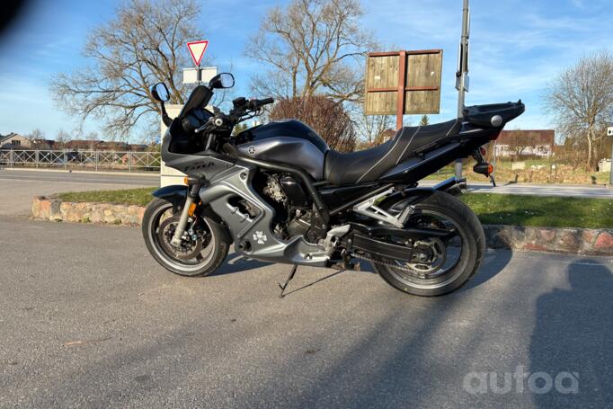 Yamaha FZ