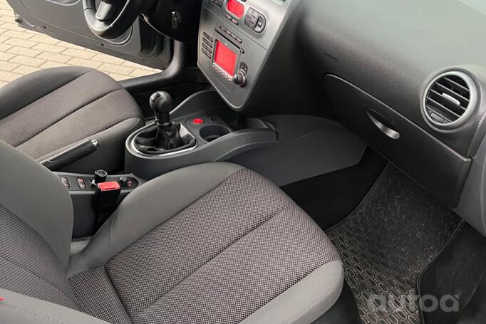 SEAT Leon 2 generation Hatchback 5-doors