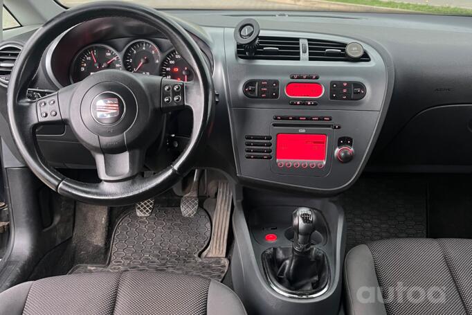 SEAT Leon 2 generation Hatchback 5-doors