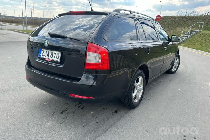 Skoda Octavia 2 generation Combi wagon 5-doors