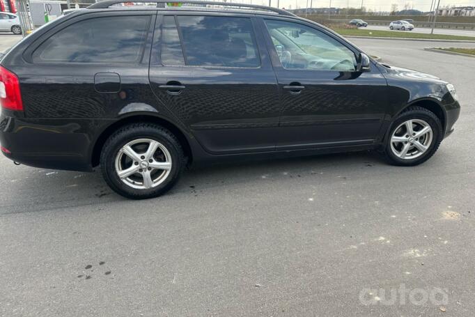 Skoda Octavia 2 generation Combi wagon 5-doors
