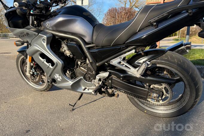 Yamaha FZ