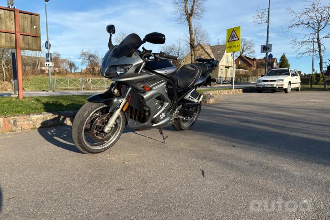 Yamaha FZ