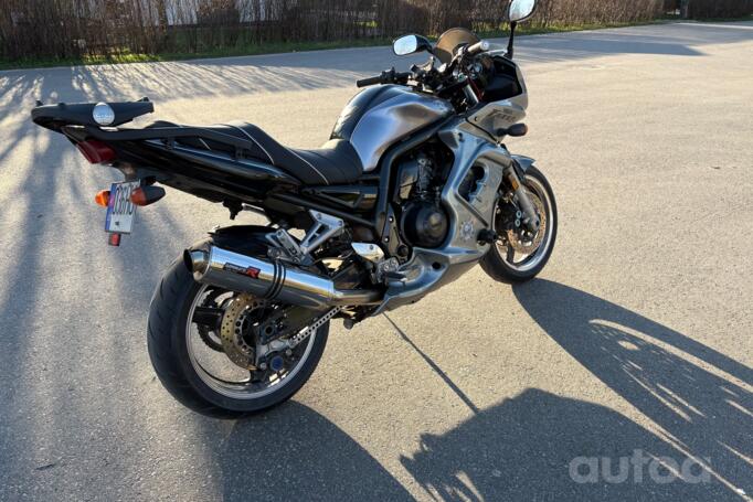 Yamaha FZ