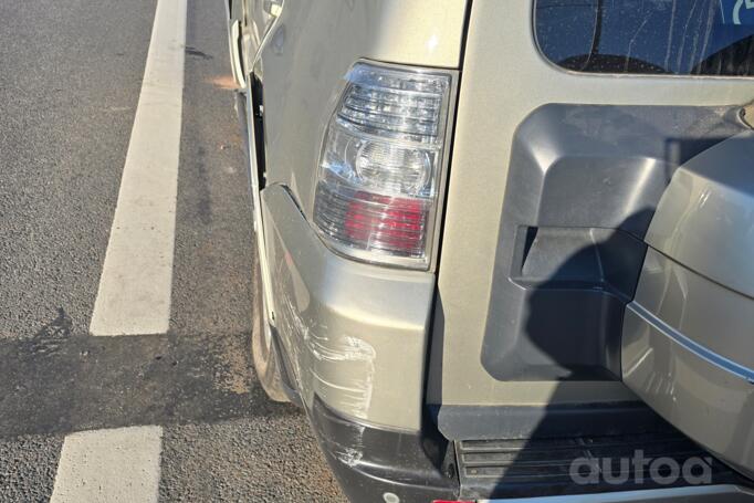 Mitsubishi Pajero 4 generation SUV 5-doors