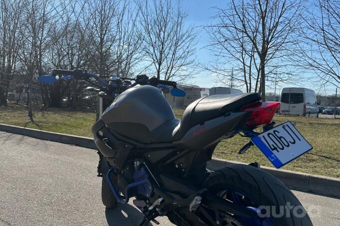 Yamaha XJ