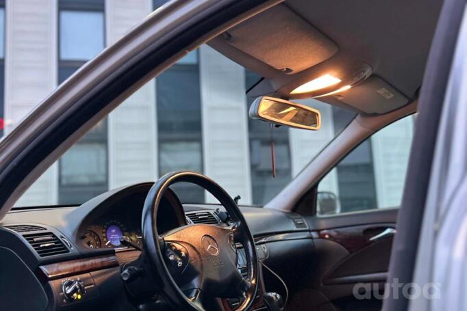 Mercedes-Benz E-Class W211 Sedan