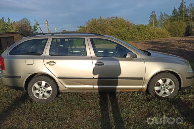Skoda Octavia 2 generation Combi wagon 5-doors