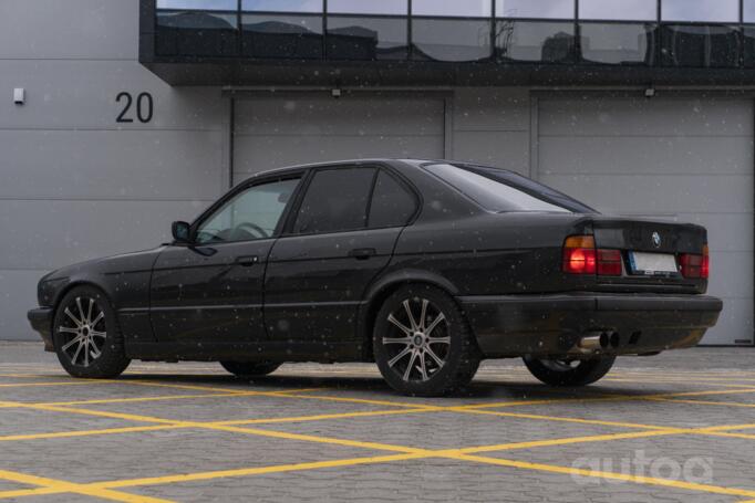 BMW 5 Series E34 Sedan