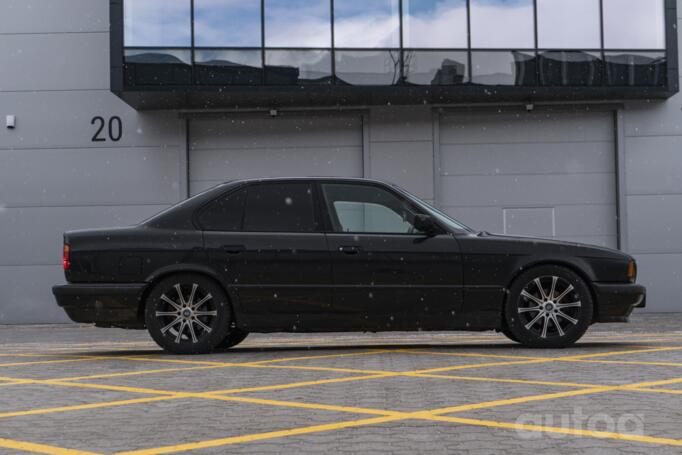 BMW 5 Series E34 Sedan