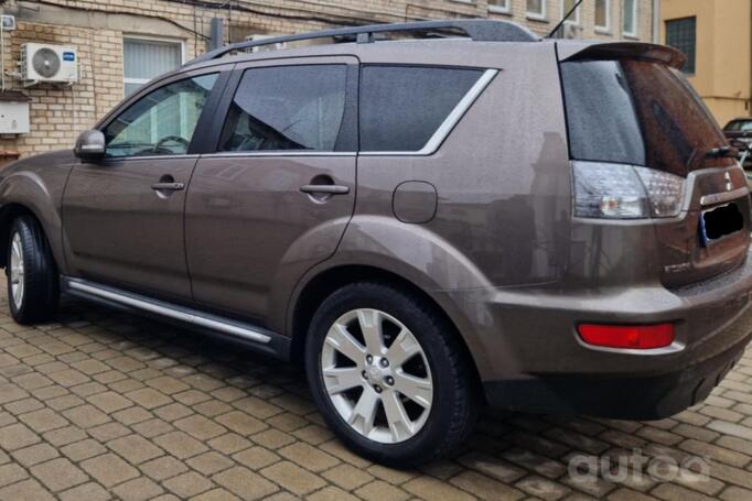Mitsubishi Outlander 2 generation [restyling]