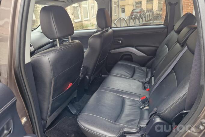 Mitsubishi Outlander 2 generation [restyling]