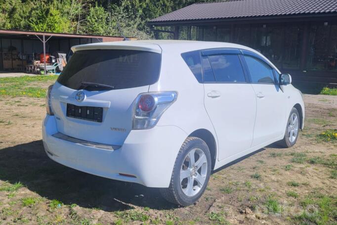 Toyota Verso 1 generation Minivan