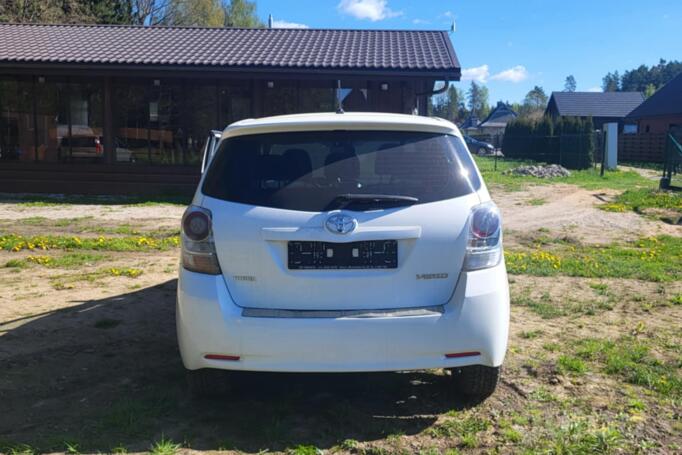 Toyota Verso 1 generation Minivan