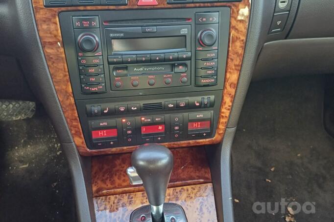 Audi A8 D2/4D [restyling] Sedan 4-doors