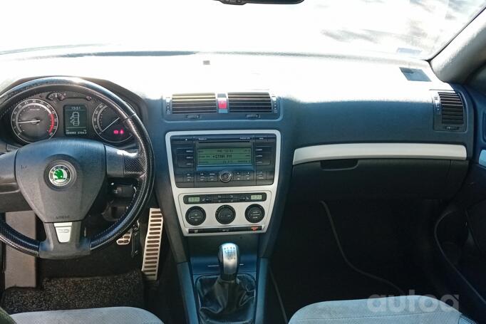 Skoda Octavia 2 generation Combi RS wagon 5-doors