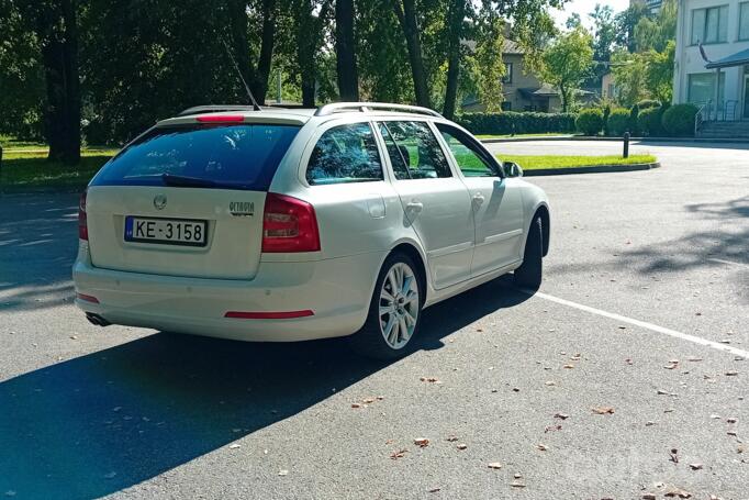 Skoda Octavia 2 generation Combi RS wagon 5-doors