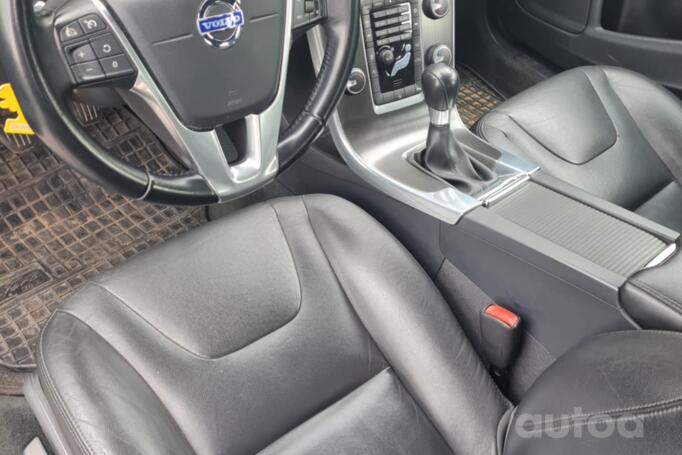 Volvo V60 1 generation [restyling] wagon 5-doors