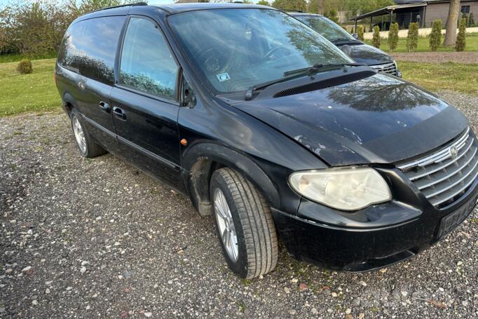 Chrysler Town & Country 4 generation [restyling]
