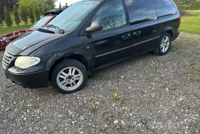 Chrysler Town & Country 4 generation [restyling]