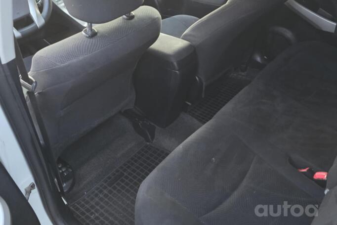 Toyota Prius 3 generation [restyling] Hatchback
