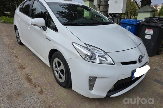 Toyota Prius 3 generation [restyling] Hatchback