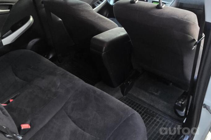 Toyota Prius 3 generation [restyling] Hatchback